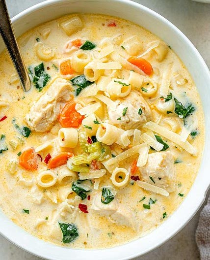 Creamy Chicken Soup with Pasta and Spinach