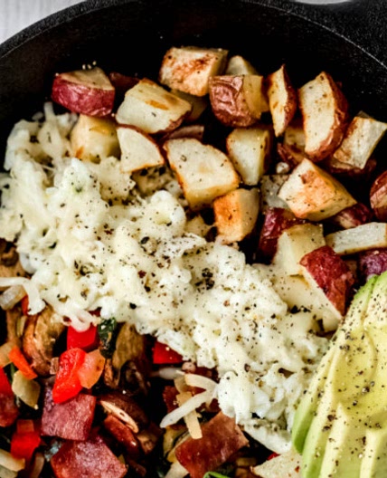 BACON & EGG SCRAMBLE