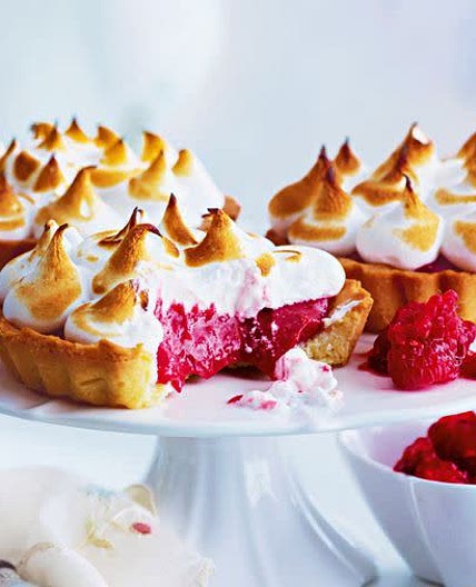 Rose and raspberry meringue tarts