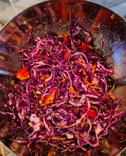 Colesaw with peanut dressing