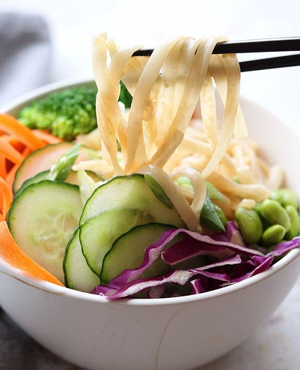 Creamy Sesame Rice Noodles