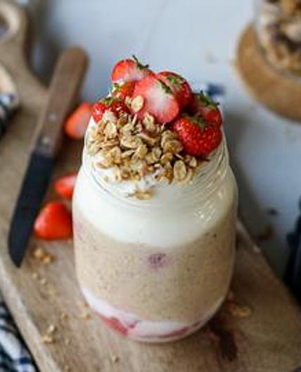 Strawberry Cheesecake Overnight Oats