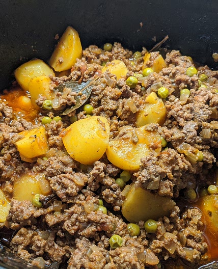 GROUND MEAT WITH POTATOES AND PEAS keema aloo mattar