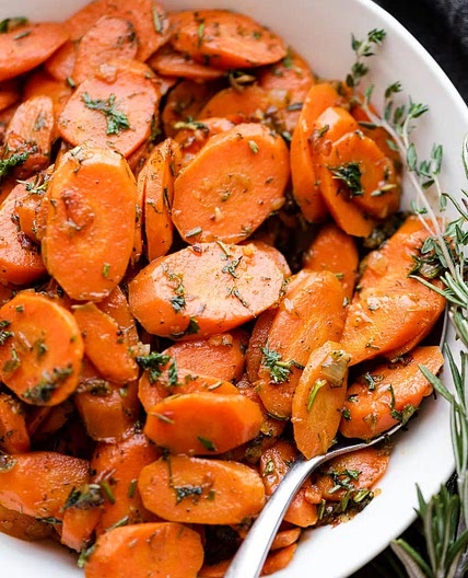 Simple Stovetop Garlic Herb Carrots