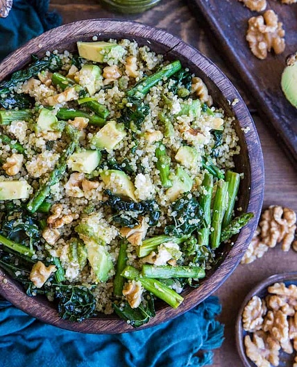 Quinoa Pesto Salad with Aspargus, Kale, & Avocado