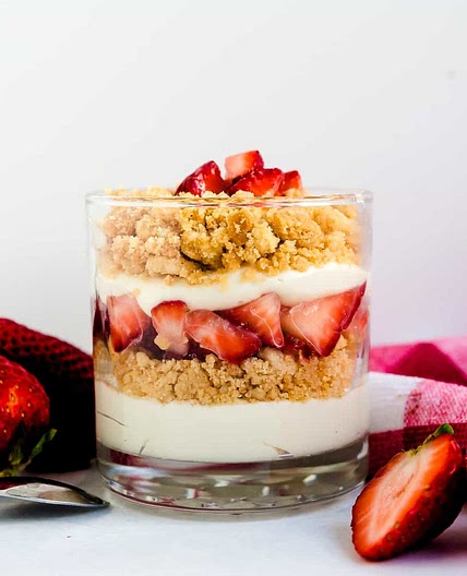 Keto Strawberry Cheesecake Parfait