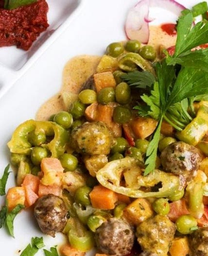 Meatballs with curry sauce