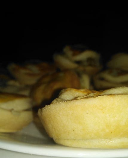 Sundried tomato, olive and cheese mini pies with homemade shortcrust pastry