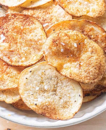 How to Make Healthy Homemade Potato Chips That Taste Better Than the Ones From a Bag