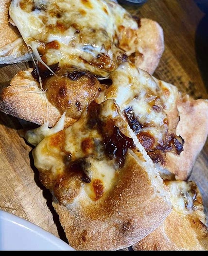 Zizzi's Garlic bread w/mozzarella and caramalised onion