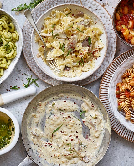 Creamy Mushroom & Vegan Chicken 5 Min Pasta Sauce - Avant-Garde Vegan