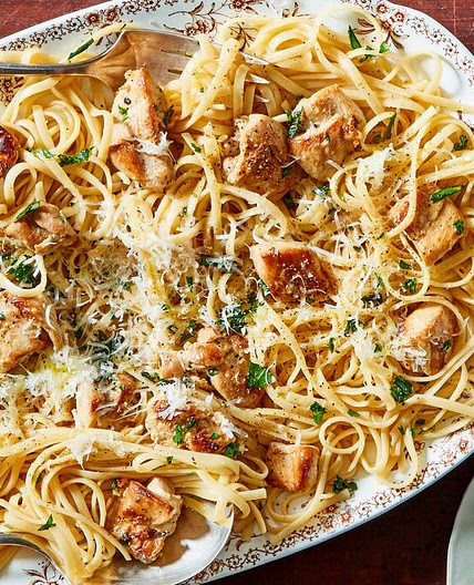 🇭🇺 Chicken al Limone over Linguine with Sautéed Spinach