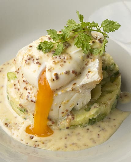 Smocked haddock, poached egg & potatoes