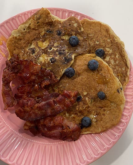 Yogurt blueberry and banana pancakes 
