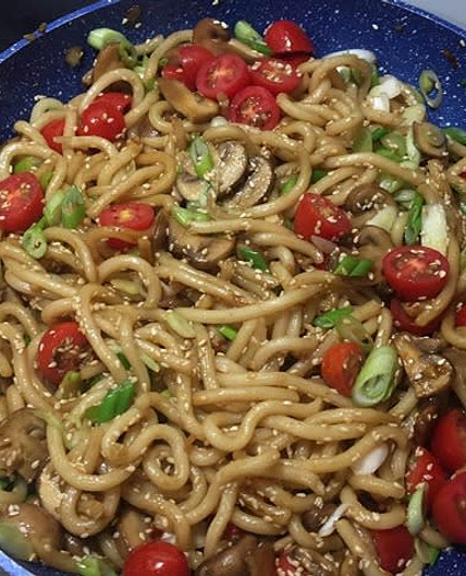 Udon Noodles with Mushrooms and Spinach