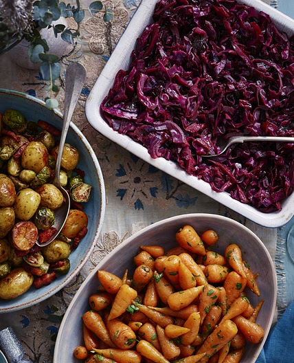 Mulled cranberry cabbage