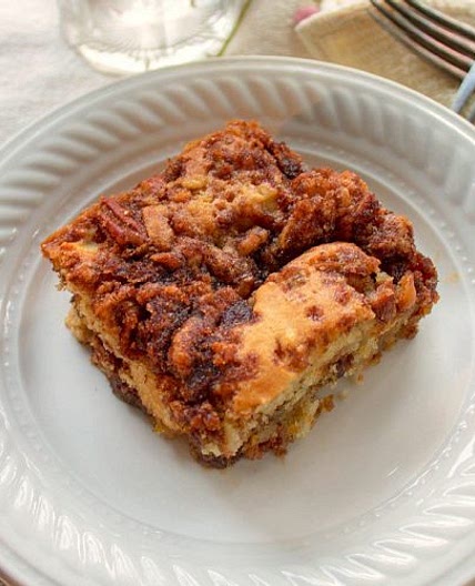 Apple Sour Cream Cake