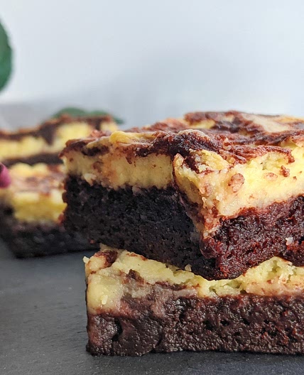 Red Velvet Cheesecake Swirl Brownies / Red Velvet Brownie 