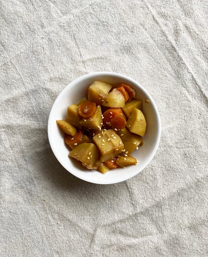 Braised potatoes (Gamja jjorim 알감자 조림)