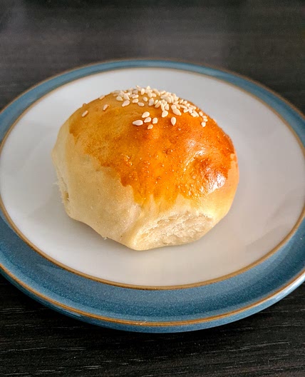 Sweet Coconut buns (macatia coco)
