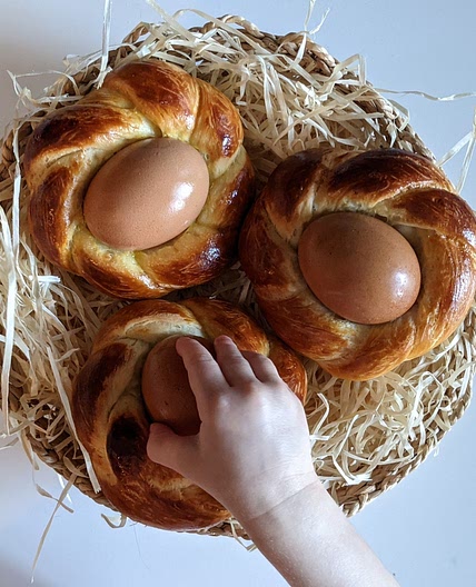 Easter bread with egg