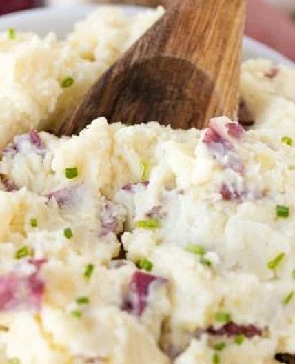 Steakhouse Style Garlic Mashed Potatoes