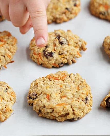 Healthy Oatmeal Cookies with Apples and Carrots