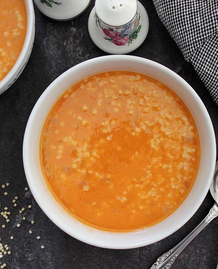 Mia Kouppa: Sour Trahana soup with tomato