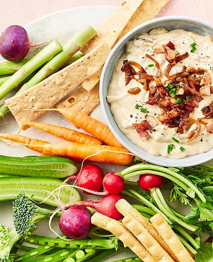 Warm caramelised French onion slow cooker dip