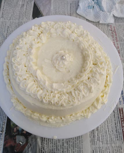 Lemon and vanilla cream cheese frosting
