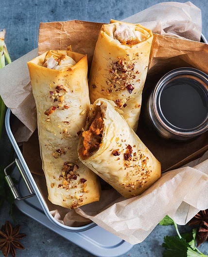 Vegan snag-free sausage rolls