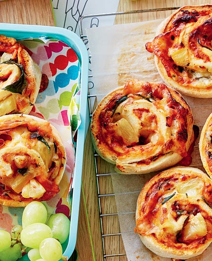 Hawaiian pizza scrolls