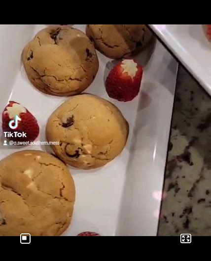 Cream Cheese Stuffed Red Velvet Cookies