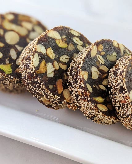 Dates and Nuts Rolls / Khajoor Barfi / Khajoor Rolls
