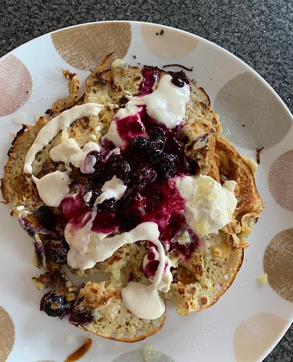 Blueberry pancake sandwich (vegan)