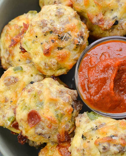 Supreme Pizza Puffs (low carb + keto)