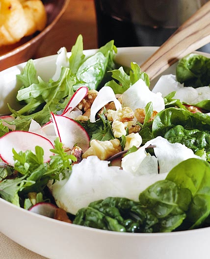 Spinach & celeriac salad with walnuts