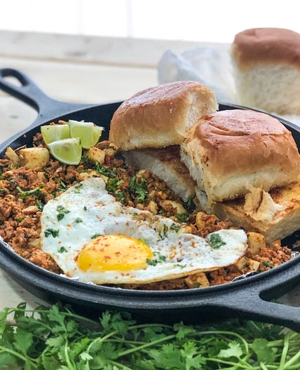 Delicious Breakfast Anda Ghotala Recipe With Butter Pav
