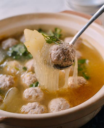 Chinese Winter Melon Soup with Meatballs