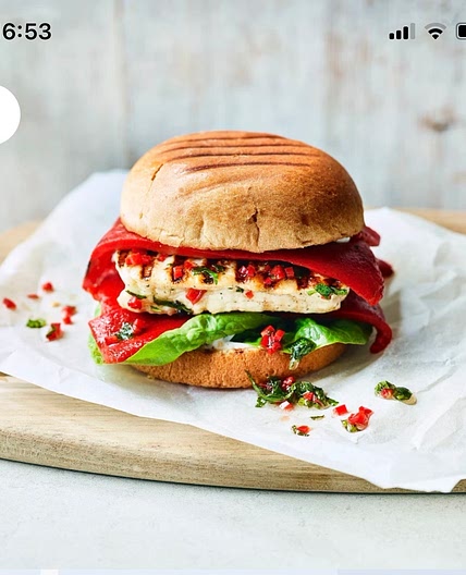 C1-reduced- Hallumi burger with chili and mint