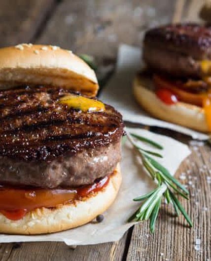 Chili Sausage Burgers