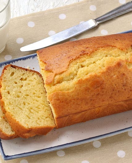 Plumcake allo yogurt: la ricetta del dolce da colazione morbido e goloso