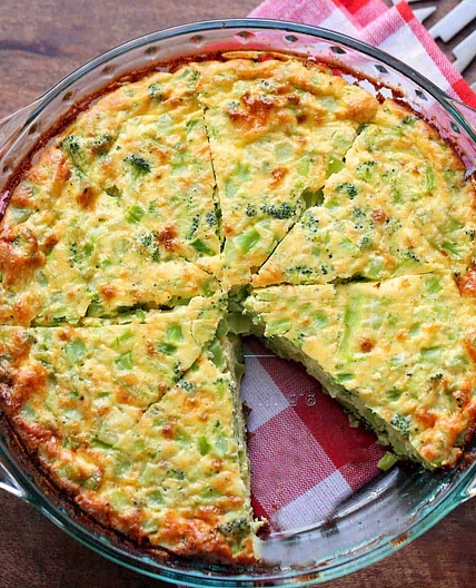 Crustless Broccoli Quiche with Cheddar and Onions