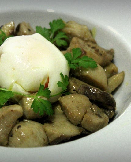 Salteado de boletus con huevo
