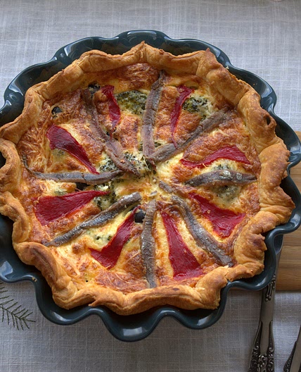 Quiché de Brócoli, pimientos del piquillo y anchoas