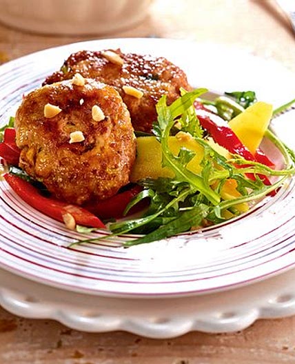 Erdnussfrikadellen „Go Nuts“ mit Mangosalat