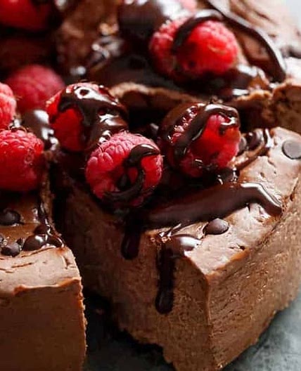 Crustless Chocolate Raspberry Cheesecake (Low Carb + Low Fat)