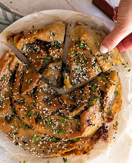 Spanakopita o pastel griego de espinacas
