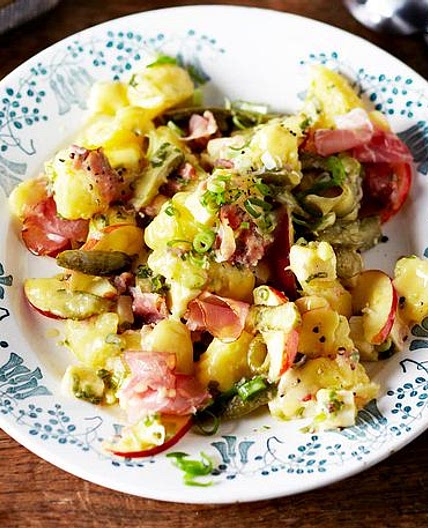 Schinken-Kartoffelsalat mit Bergkäse