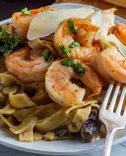 Pasta Alfredo con camarones
